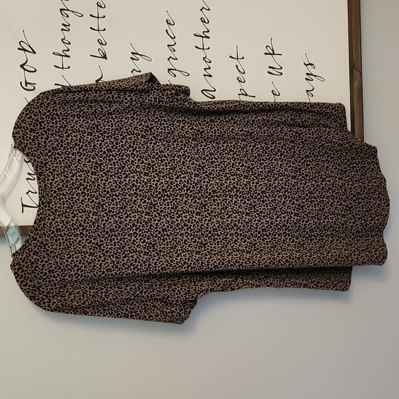 Animal Print Top - Picture 4 of 4